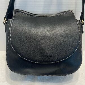 Elizabeth & James Vegan Faux
Leather Cross Body Purse
Magnetic Closure Black